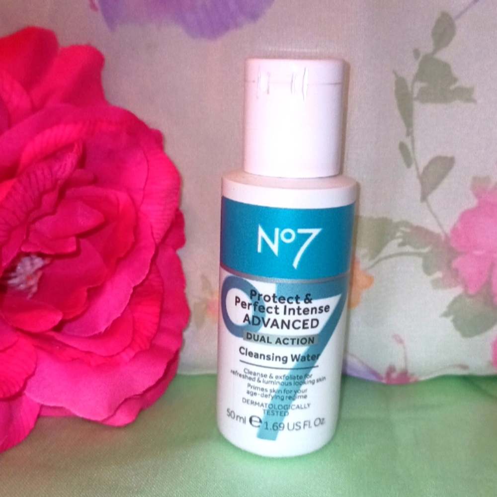 🆓 With $25 Dollar Purchase! **NEW** No7 Cleansing water